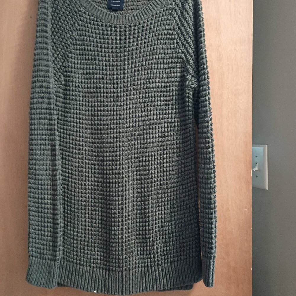 2 American eagle boyfriend sweaters